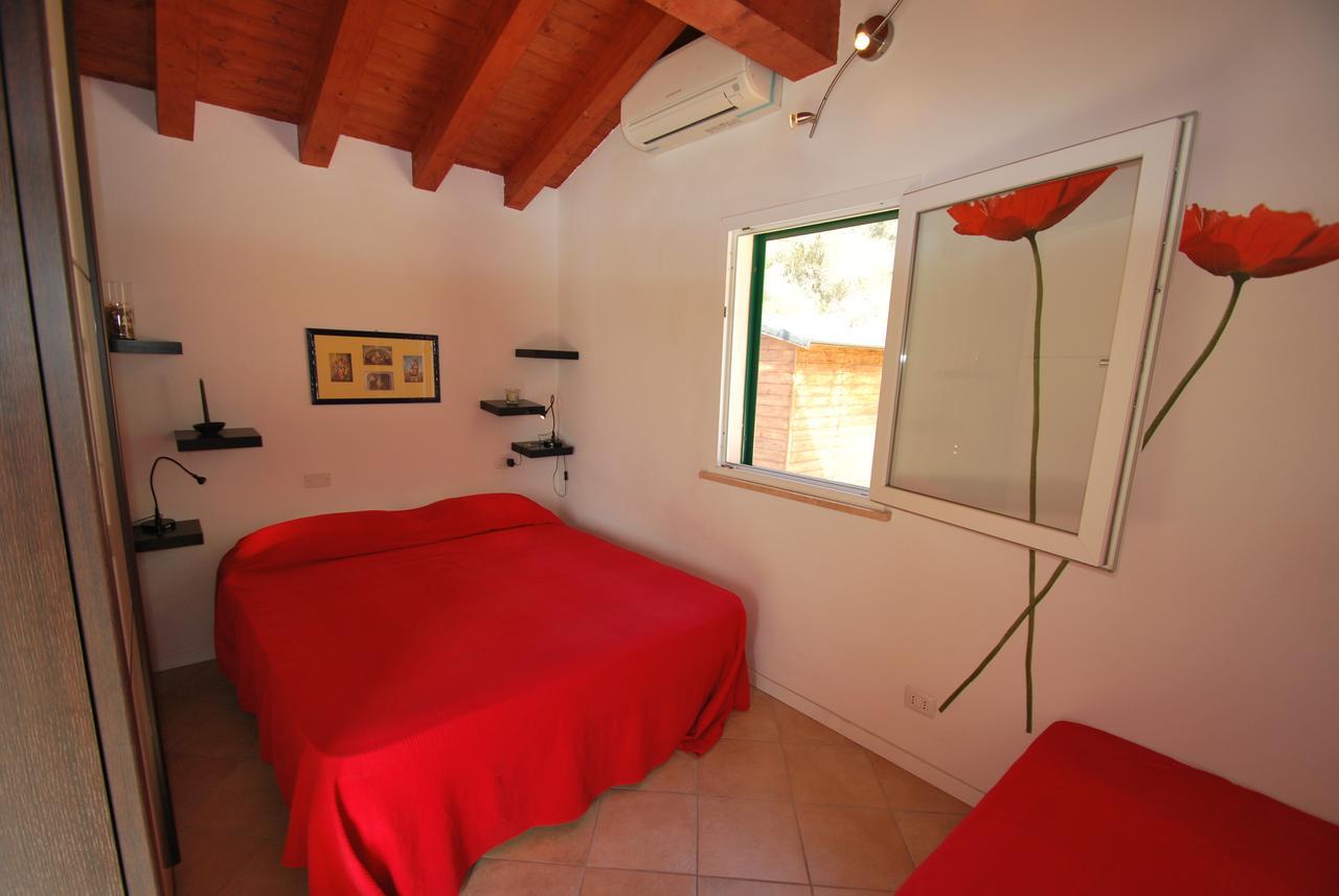 Villetta Ciclamino Casa Alzi Екстериор снимка